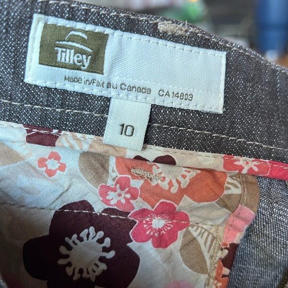 Tilley - Picture 2 of 3